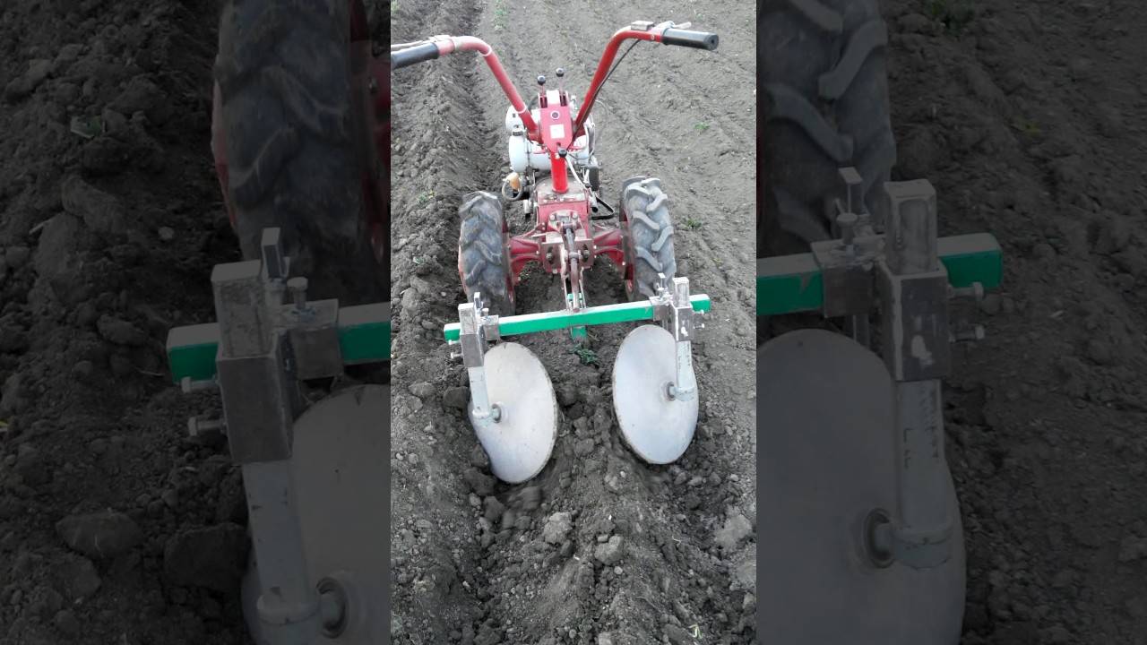 Окучивание картофеля мотоблоком
