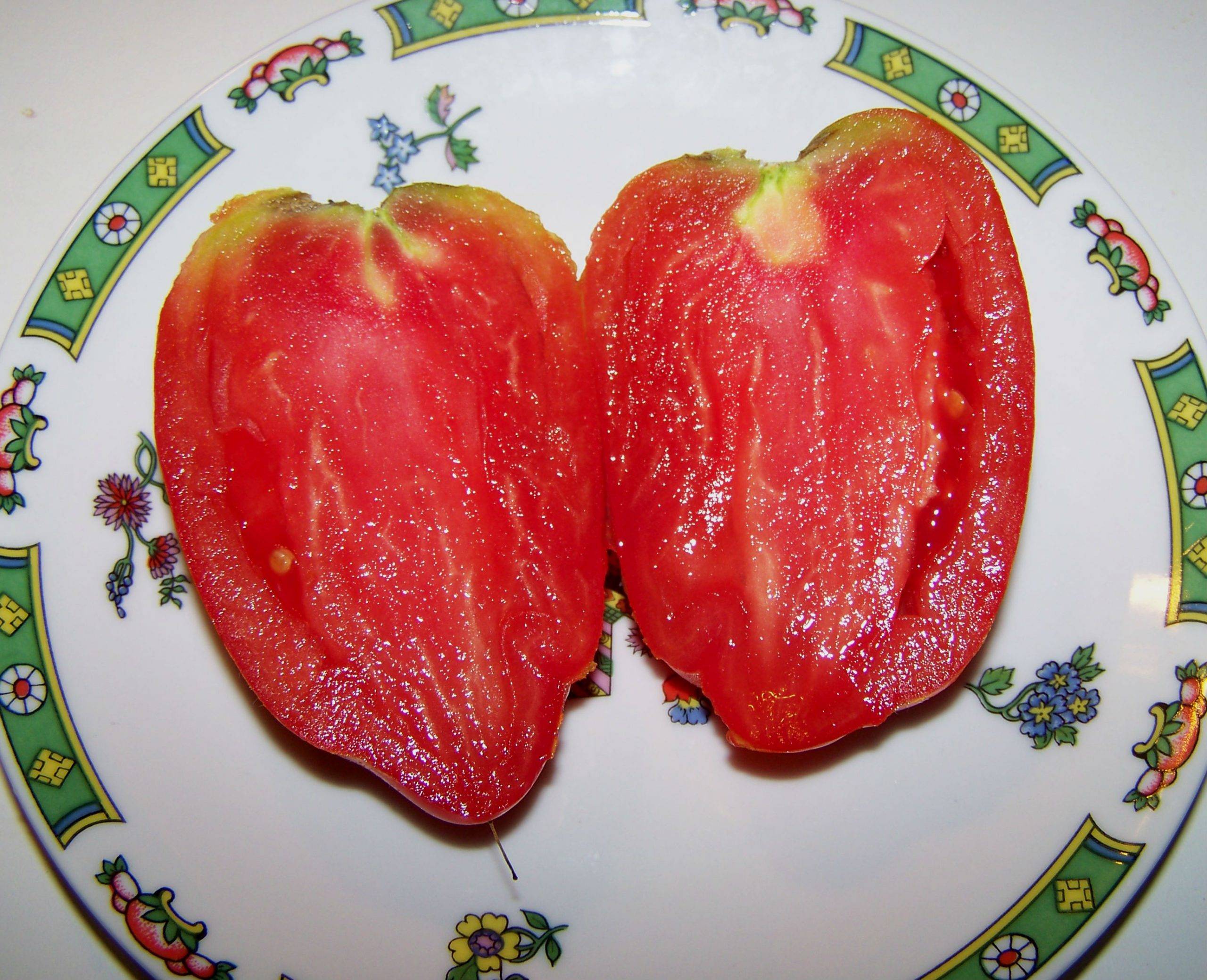 Французский сорт с сладостными нотками — томат корнабель f1 (дульче): характеристика и описание